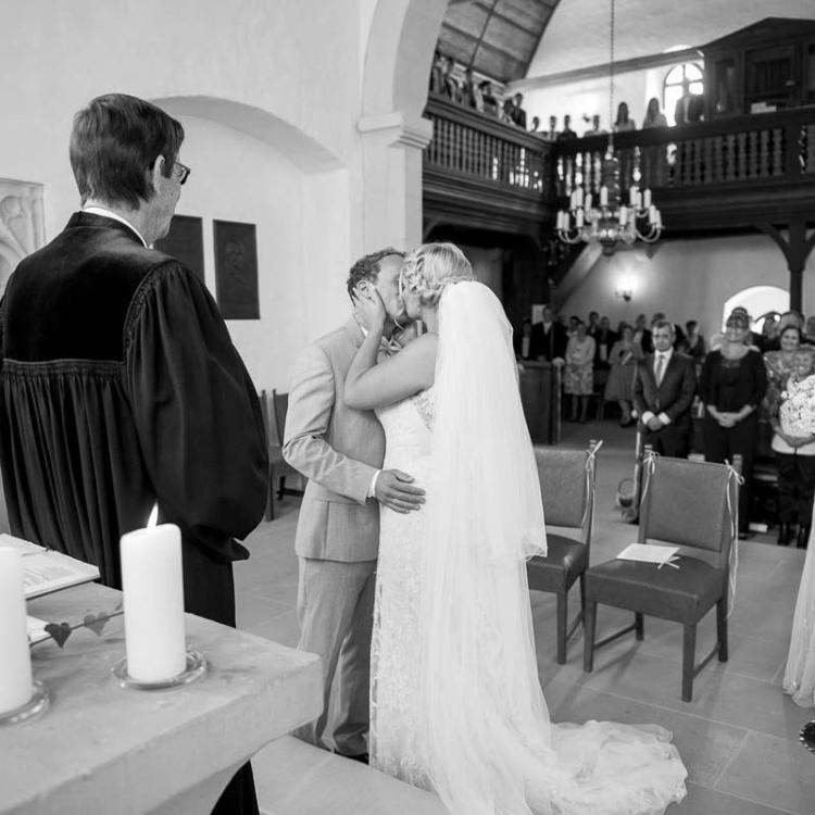 hochzeit brautpaar ilona mueller marktbreit kitzingen hochzeitsfotos fotos wuerzburg trauung fotostudio outdoor
